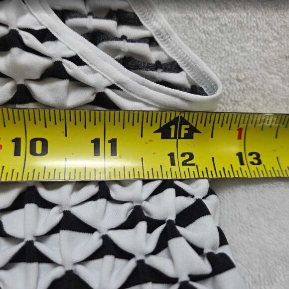 New L/XL By Anthropologie smocked keyhole cropped tank top - Picture 8 of 10